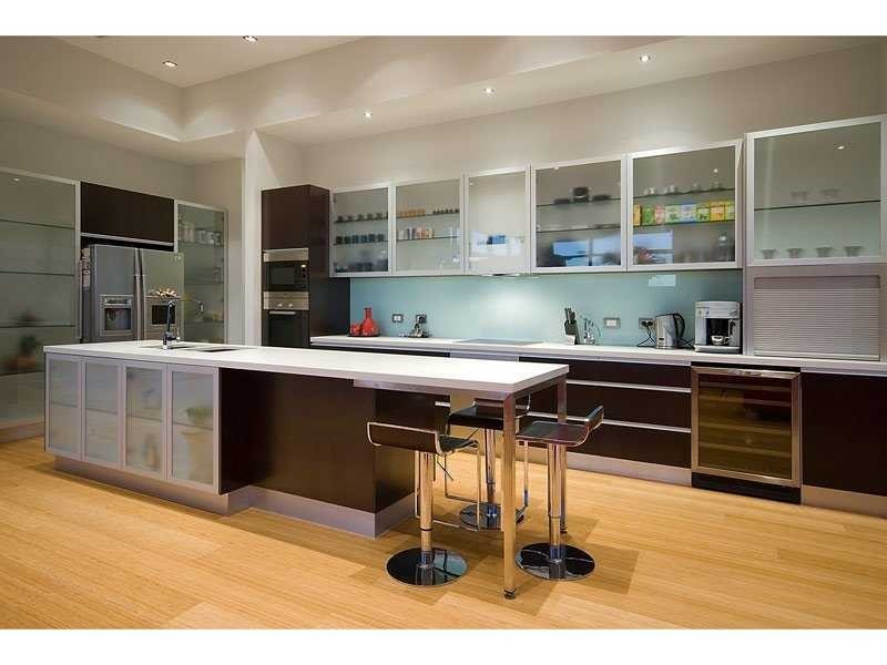 1 Royal Albert Crescent, Sovereign Islands QLD 4216